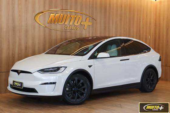 TESLA MODEL X ELÉTRICO PLAID